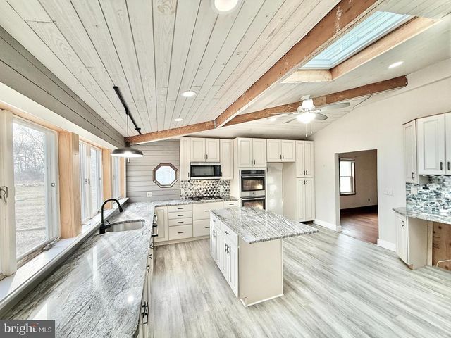 26 MARKET LN, Greenwich, NJ 08323