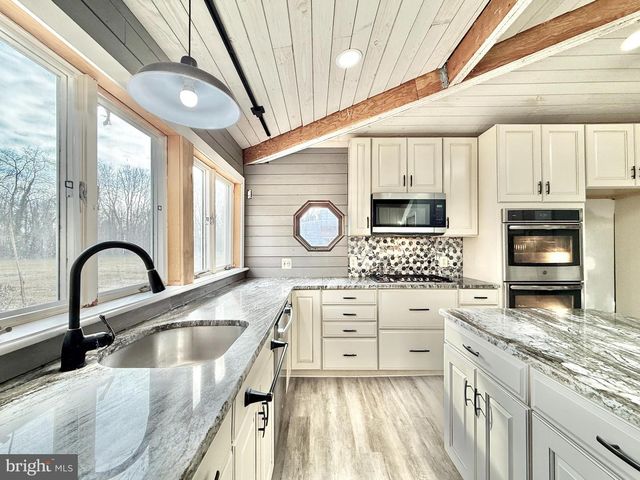 26 MARKET LN, Greenwich, NJ 08323