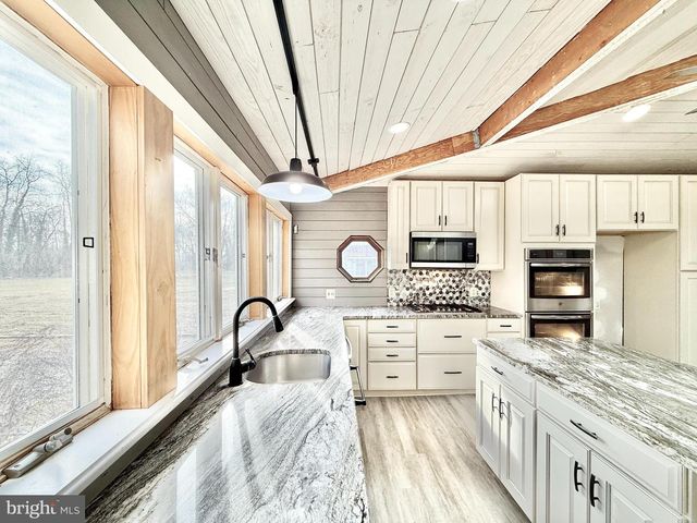 26 MARKET LN, Greenwich, NJ 08323