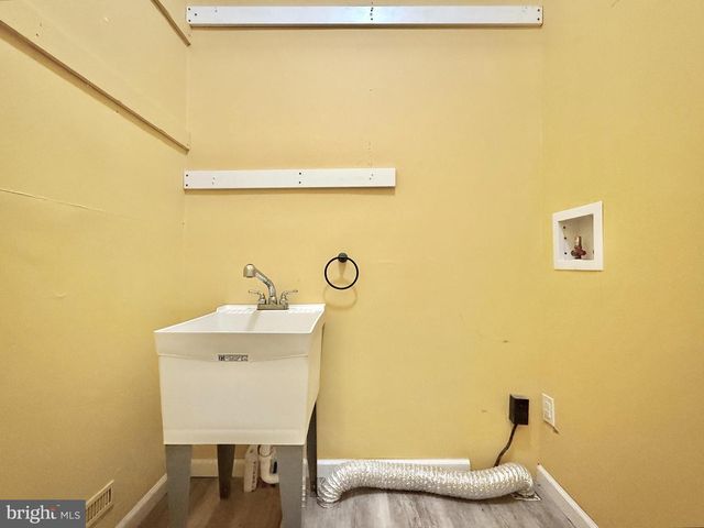 26 MARKET LN, Greenwich, NJ 08323