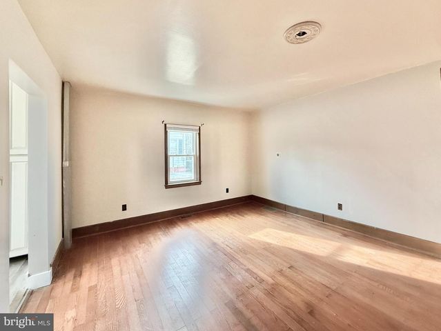 26 MARKET LN, Greenwich, NJ 08323