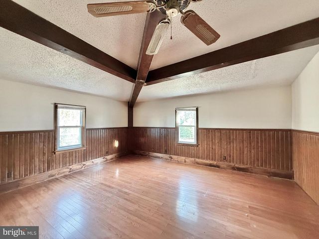 26 MARKET LN, Greenwich, NJ 08323