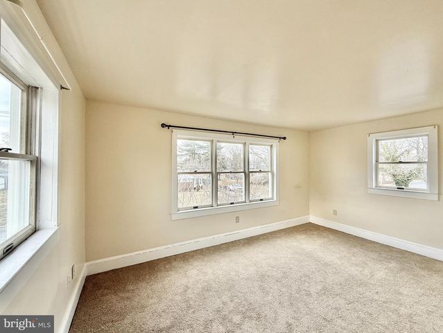 26 MARKET LN, Greenwich, NJ 08323