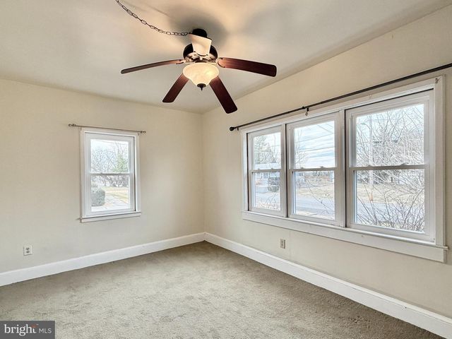 26 MARKET LN, Greenwich, NJ 08323