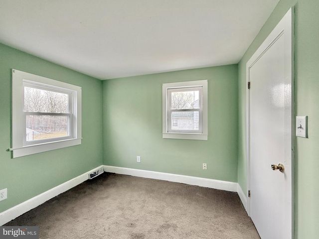 26 MARKET LN, Greenwich, NJ 08323