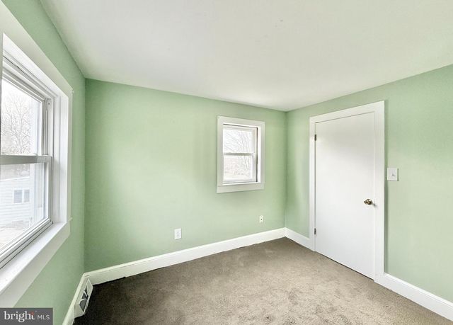 26 MARKET LN, Greenwich, NJ 08323