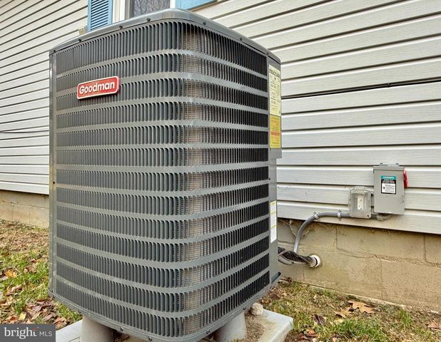 26 MARKET LN, Greenwich, NJ 08323