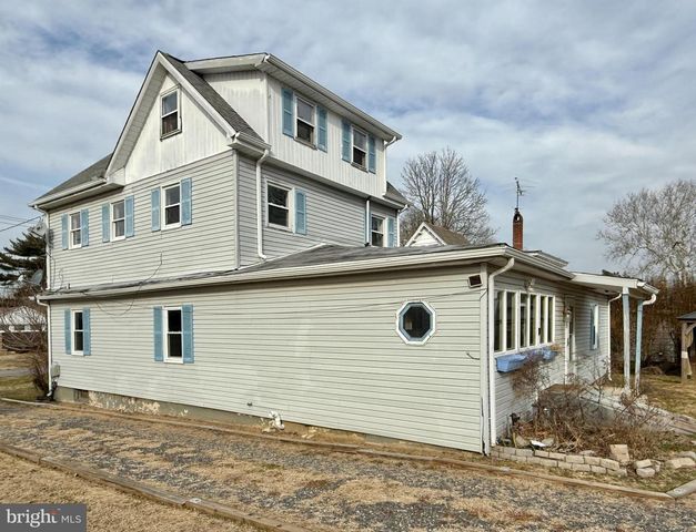 26 MARKET LN, Greenwich, NJ 08323