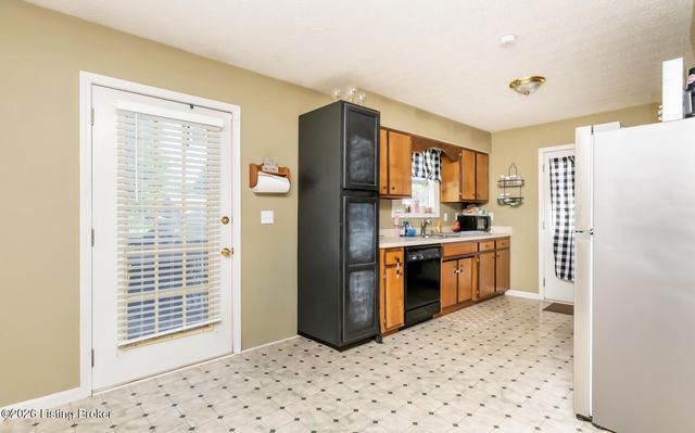 181 Eathan Ct, Mt Washington, KY 40047