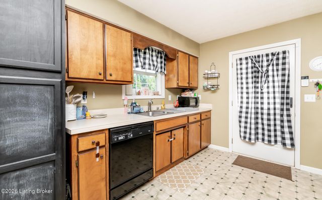 181 Eathan Ct, Mt Washington, KY 40047