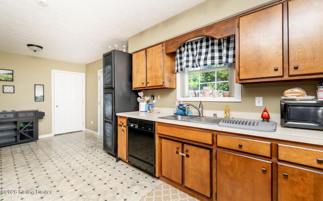 181 Eathan Ct, Mt Washington, KY 40047