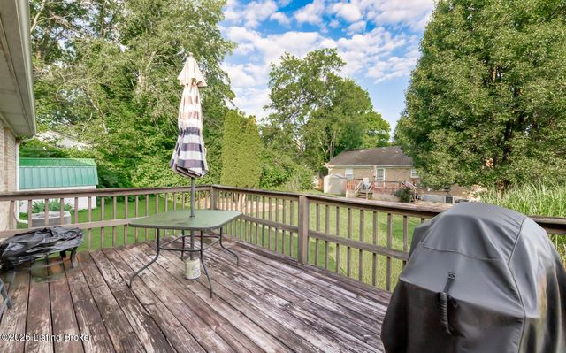 181 Eathan Ct, Mt Washington, KY 40047