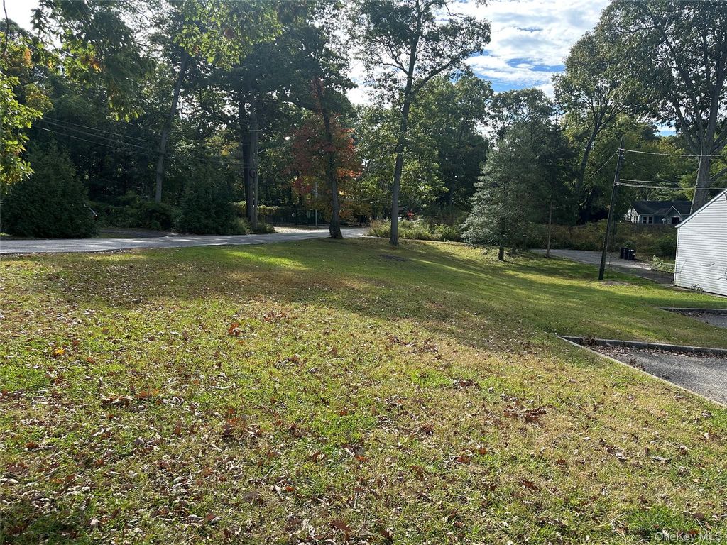 4 New Lane, Selden, NY 11784 — photo 3