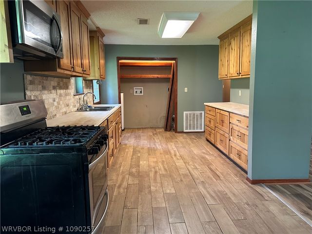 808 Excelsior Road, Greenwood, AR 72936