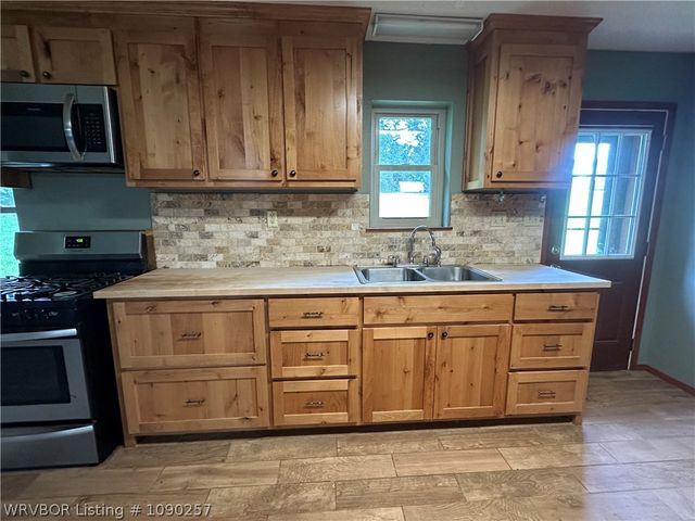 808 Excelsior Road, Greenwood, AR 72936