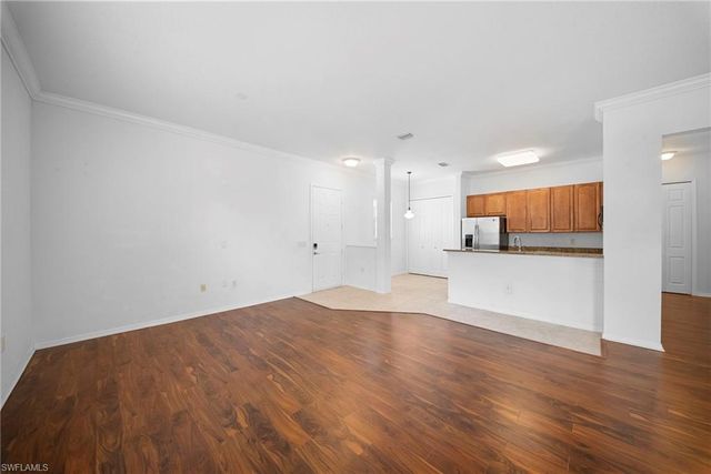 970 Peggy CIR 604, Naples, FL 34113