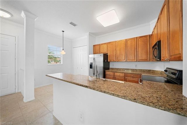 970 Peggy CIR 604, Naples, FL 34113