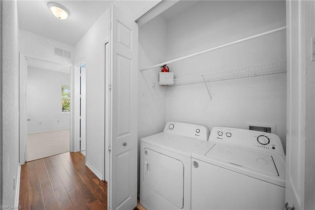 970 Peggy CIR 604, Naples, FL 34113