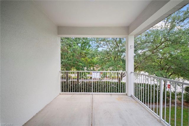 970 Peggy CIR 604, Naples, FL 34113