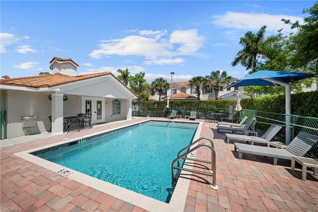 970 Peggy CIR 604, Naples, FL 34113