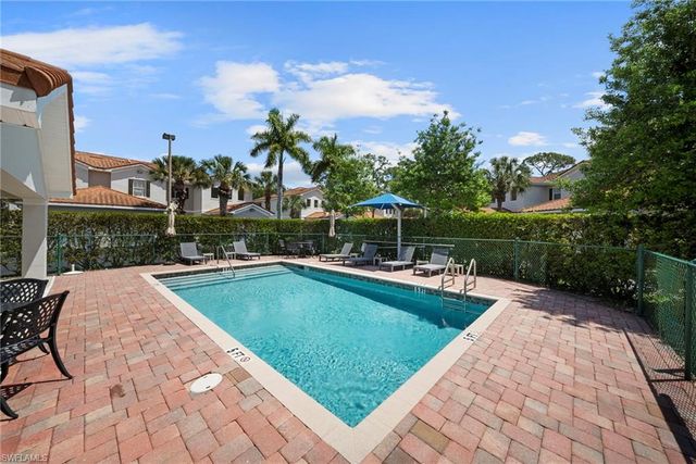 970 Peggy CIR 604, Naples, FL 34113