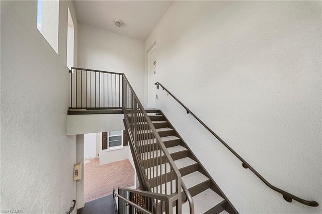 970 Peggy CIR 604, Naples, FL 34113