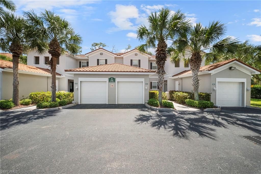 970 Peggy CIR 604, Naples, FL 34113