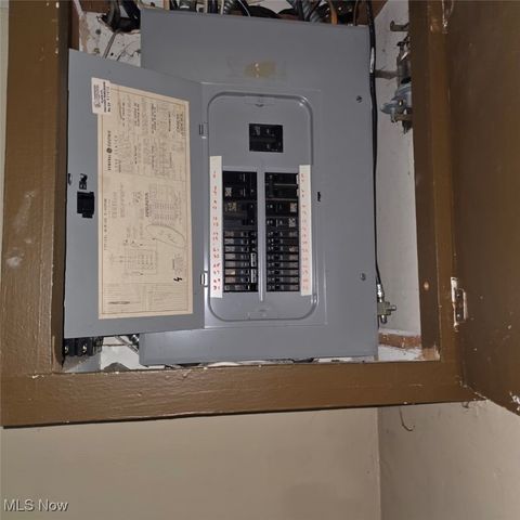 23080 Mildred Avenue, North Olmsted, OH 44070