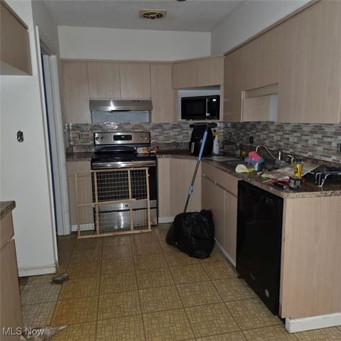 23080 Mildred Avenue, North Olmsted, OH 44070