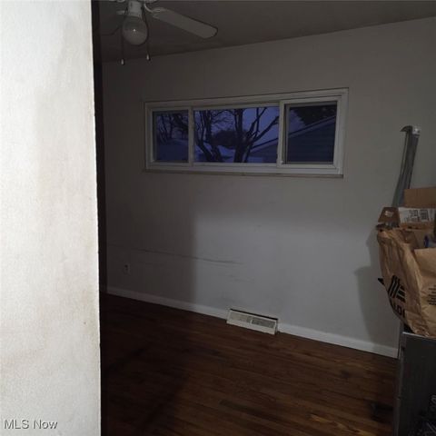 23080 Mildred Avenue, North Olmsted, OH 44070