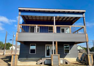 298 Medina, Bandera, TX 78003