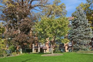 441 N Park Boulevard 2J, Glen Ellyn, IL 60137