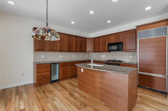 6 Turnberry Court, Monroe, NY 10950