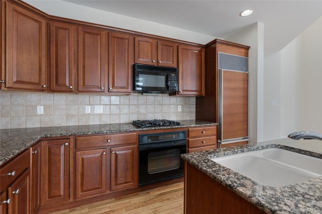 6 Turnberry Court, Monroe, NY 10950