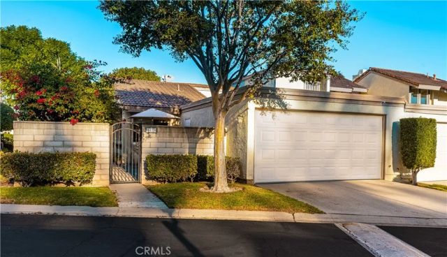 5573 E Vista Del Rio, Anaheim Hills, CA 92807