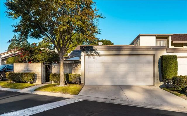 5573 E Vista Del Rio, Anaheim Hills, CA 92807