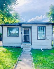 3529 Herrling Street, Dallas, TX 75210