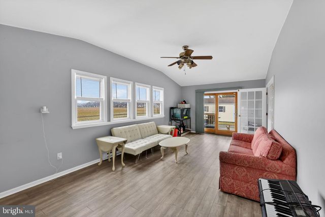 8 CRAIG RD, Bear, DE 19701