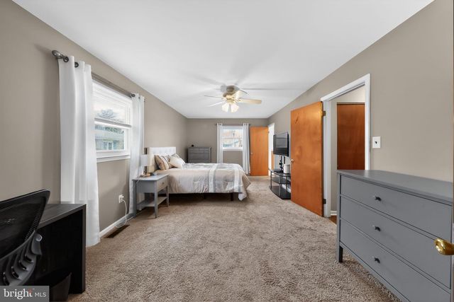 8 CRAIG RD, Bear, DE 19701