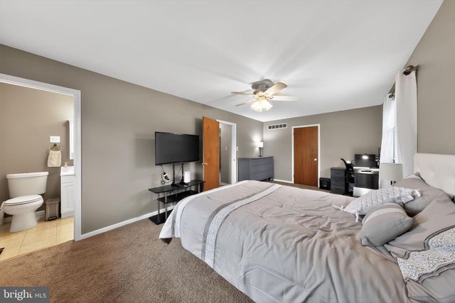 8 CRAIG RD, Bear, DE 19701