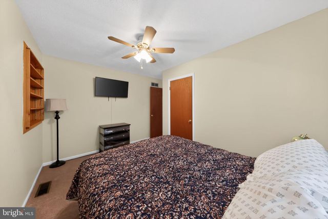 8 CRAIG RD, Bear, DE 19701