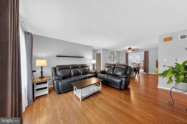 8 CRAIG RD, Bear, DE 19701