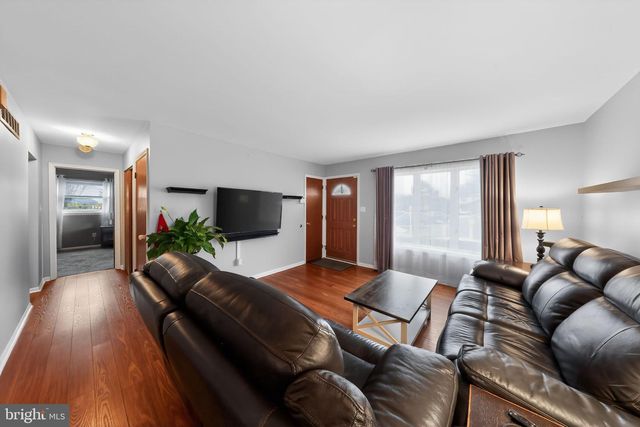 8 CRAIG RD, Bear, DE 19701