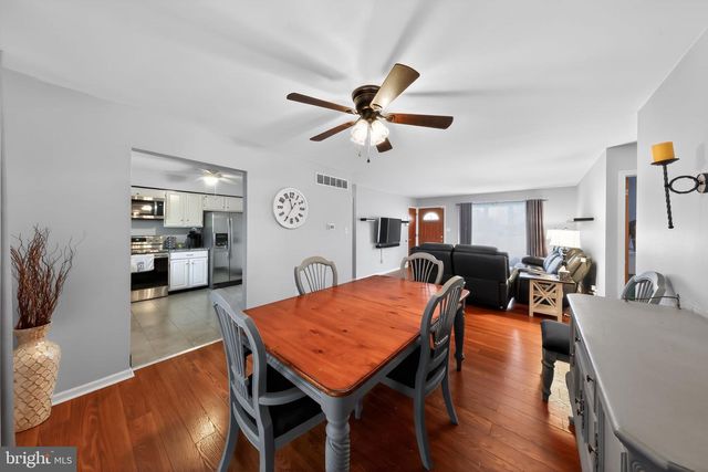 8 CRAIG RD, Bear, DE 19701