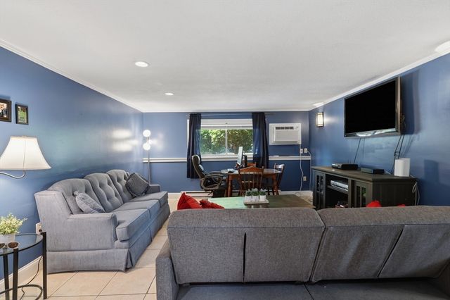 10 Hazelwood Ave 2, Dracut, MA 01826