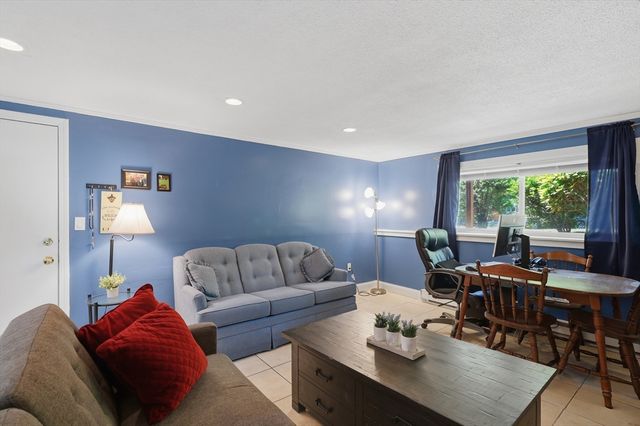 10 Hazelwood Ave 2, Dracut, MA 01826