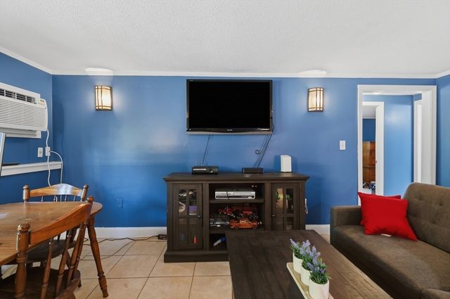 10 Hazelwood Ave 2, Dracut, MA 01826