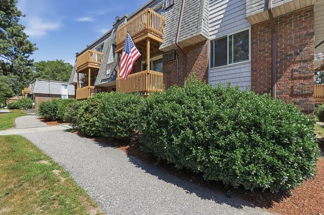 10 Hazelwood Ave 2, Dracut, MA 01826