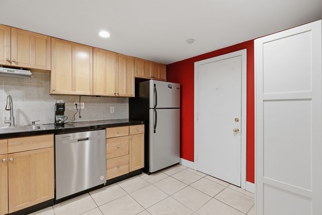 10 Hazelwood Ave 2, Dracut, MA 01826