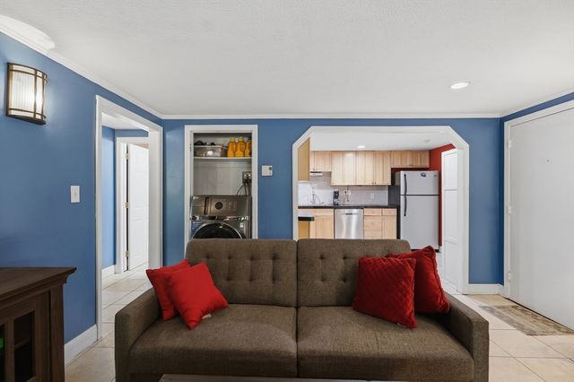10 Hazelwood Ave 2, Dracut, MA 01826
